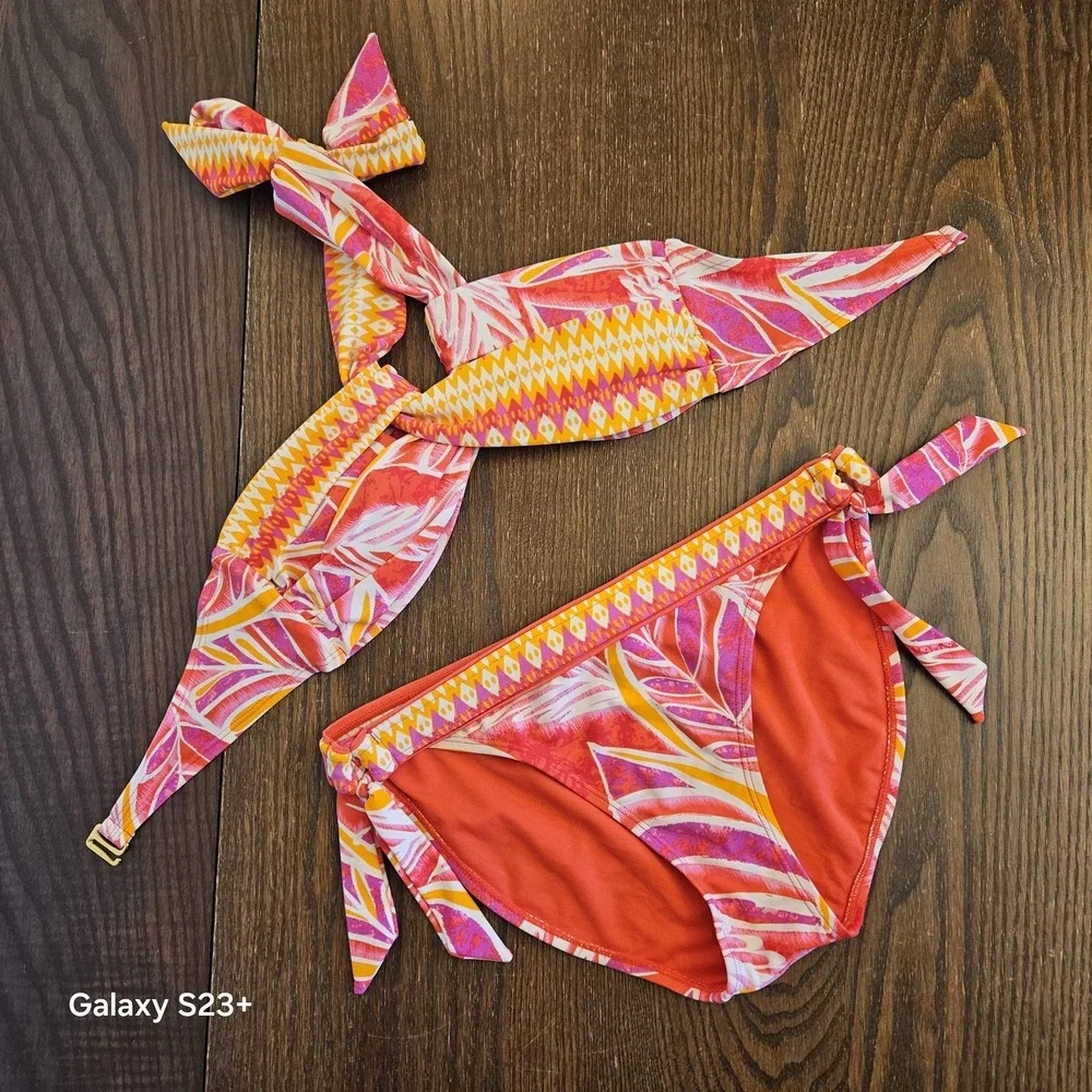 Leilani Bikini Y2K Set L‎ Top 8 Bottom Tropical V-Wire Halter Swimwear 2010 NWOT